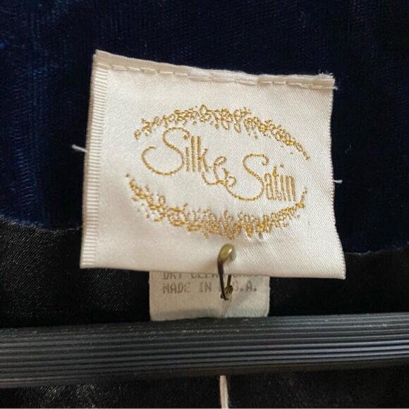 NWT Vintage Flora N. Krooz Lingere Velvet Embroider Lace House coat robe Sz M - Picture 9 of 15